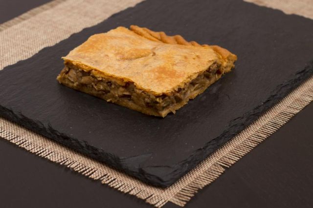 EMPANADA DE CERDO SELECTA CON MANZANA 1400GR